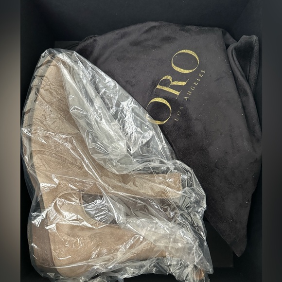 Oro Alpaca Chelsea Boots - Picture 4 of 9